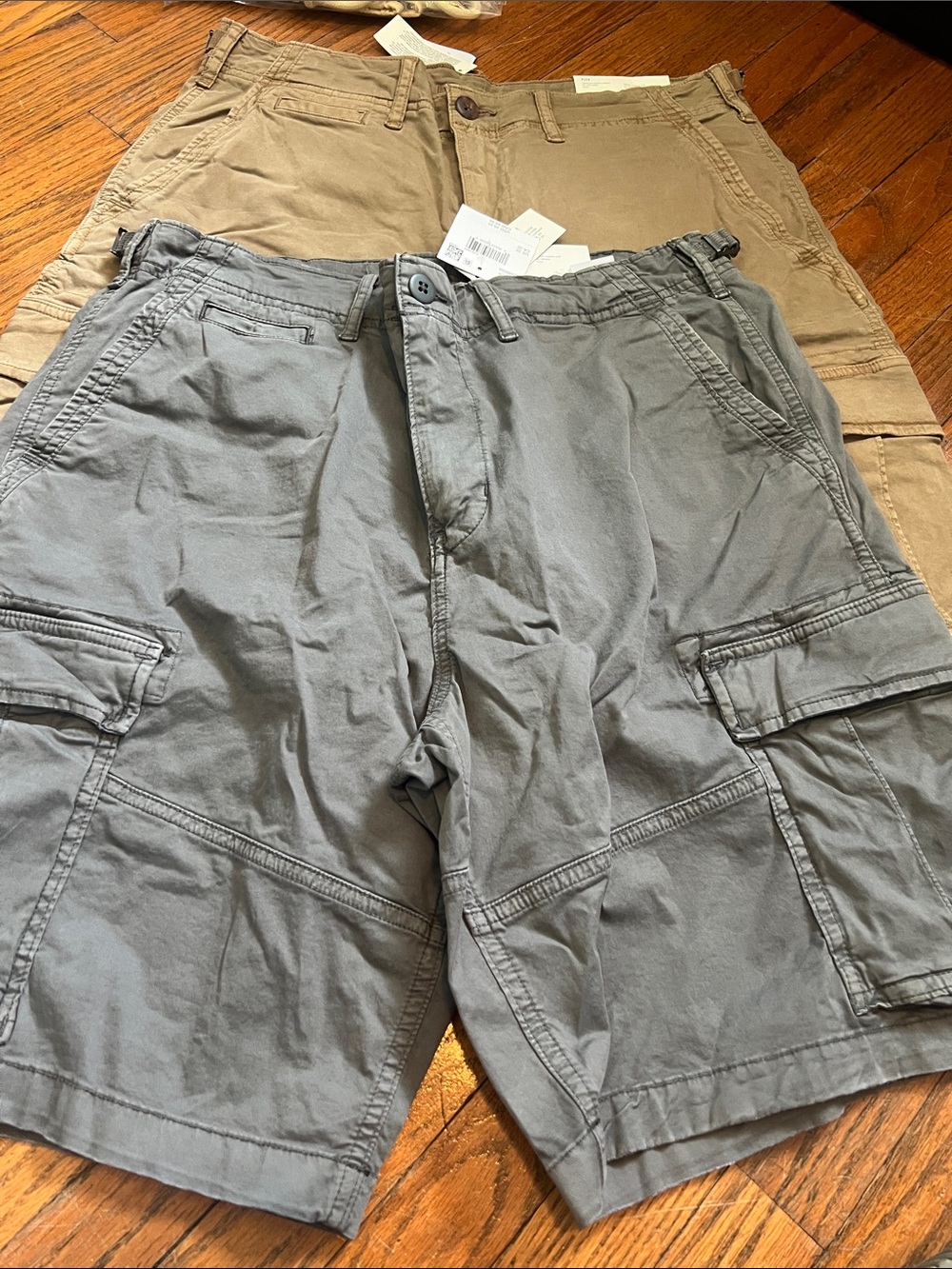 American Eagle Men's Cargo Shorts - Gray and Tan